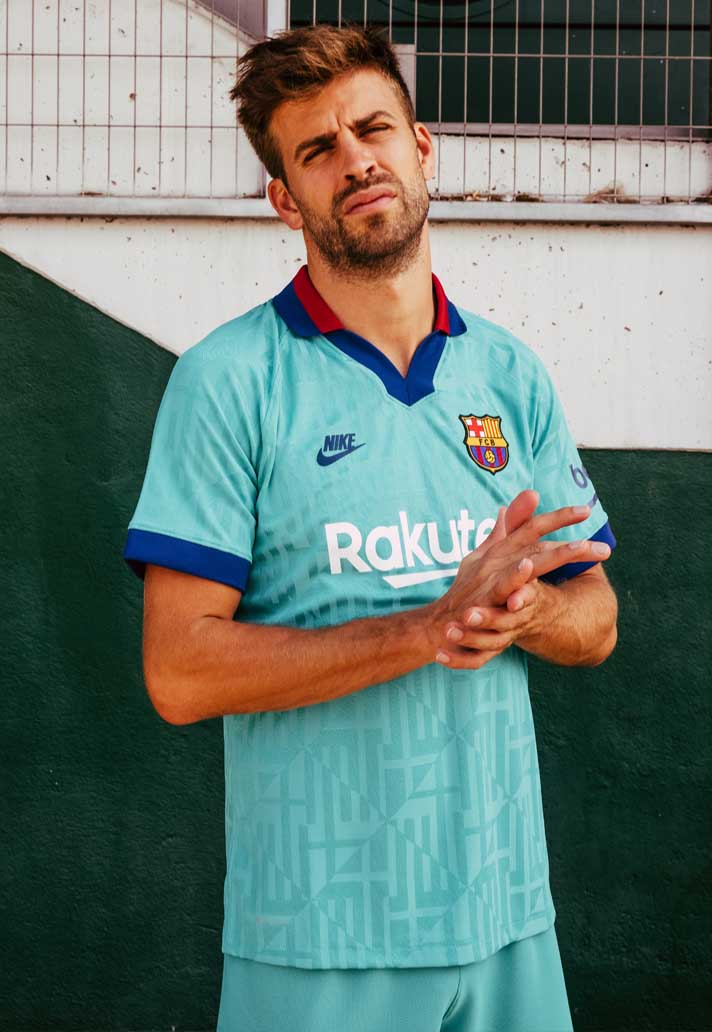 Analítico Acusador cocinar Gerard Piqué Talks Growing Up In Barcelona, First Kit & 90s Memories -  SoccerBible