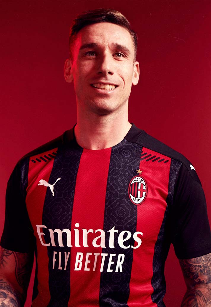 ac milan home jersey