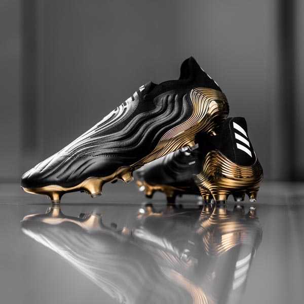 all black nike soccer boots