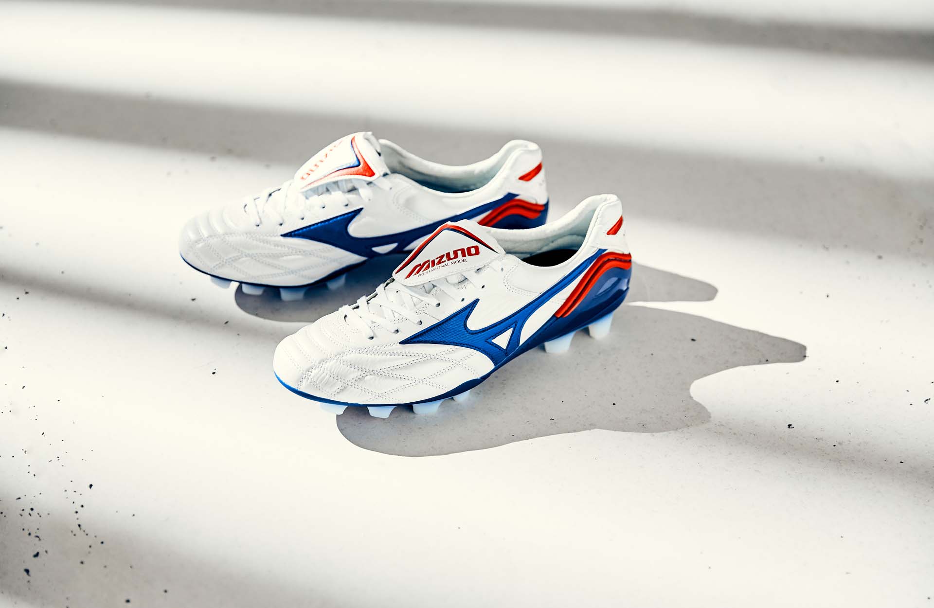 kaart leren opgroeien Mizuno Drop The Limited Edition Morelia Wave - SoccerBible