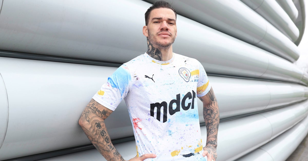 Puma Manchester City スプラッシュアートシャツ　 mdcr PUMA Launch The Manchester City 'Madchester' Collection - SoccerBible