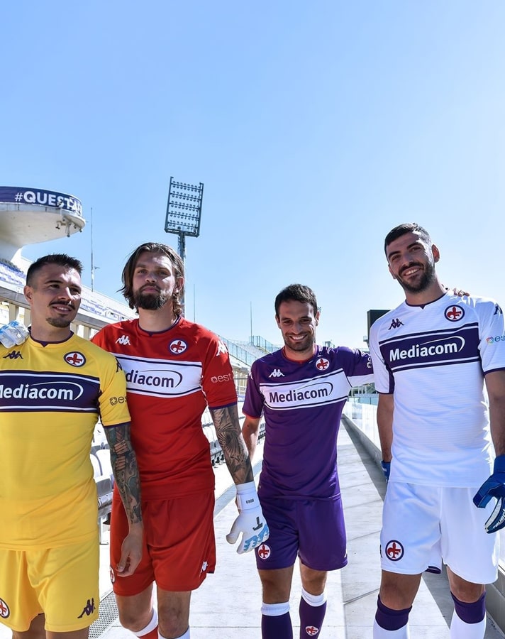 佛罗伦萨发布21/22赛季主客场以及第三、四球衣