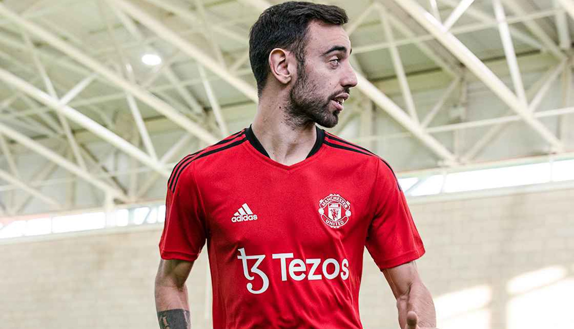 tuin inkt handig Man United Announce Tezos As New Training Shirt Sponsor - SoccerBible