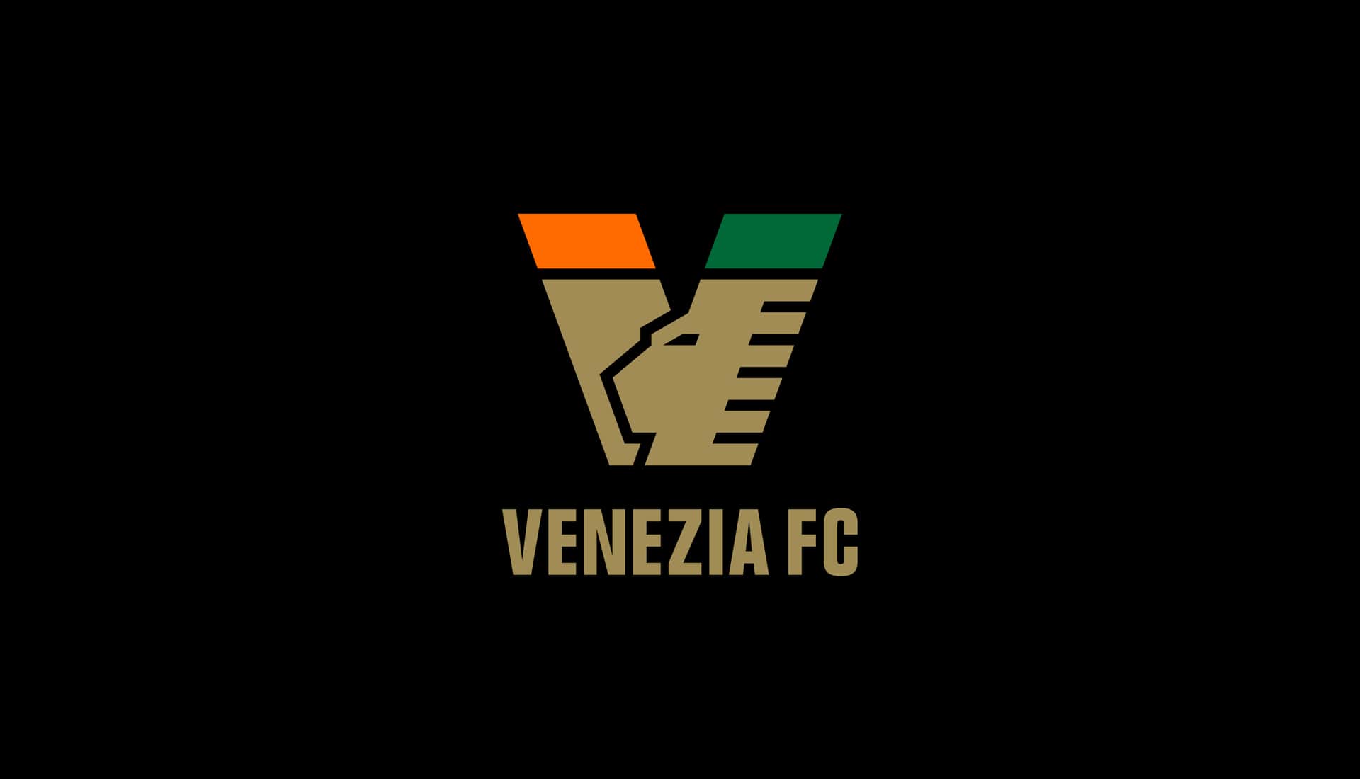 Venice, Italy. 01st May, 2023. Venezia celebrates the victory during the  Italian soccer Serie B match Venezia FC vs Modena FC on May 01, 2023 at the  Pier Luigi Penzo stadium in