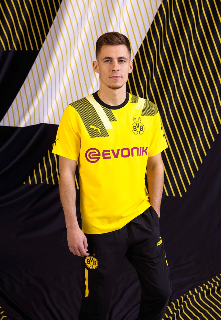 Borussia Dortmund 2022/23 PUMA Cup Kit - FOOTBALL FASHION