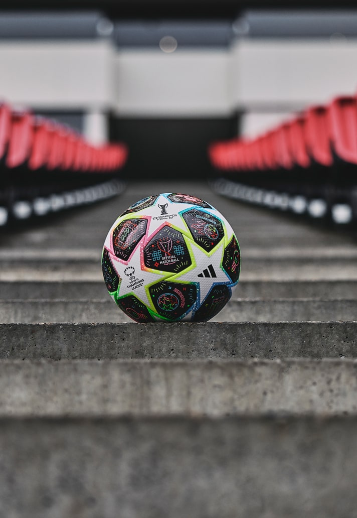 Adidas innova con el balón para la champions league femenina