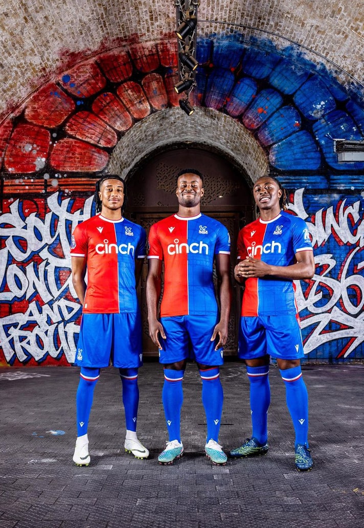 Crystal Palace unveil 23/24 home kit - News - Crystal Palace F.C.