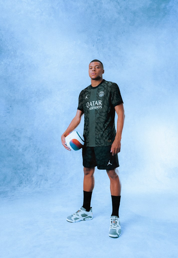 First Look: Paris Saint-Germain 3rd Jersey for 2022/2023