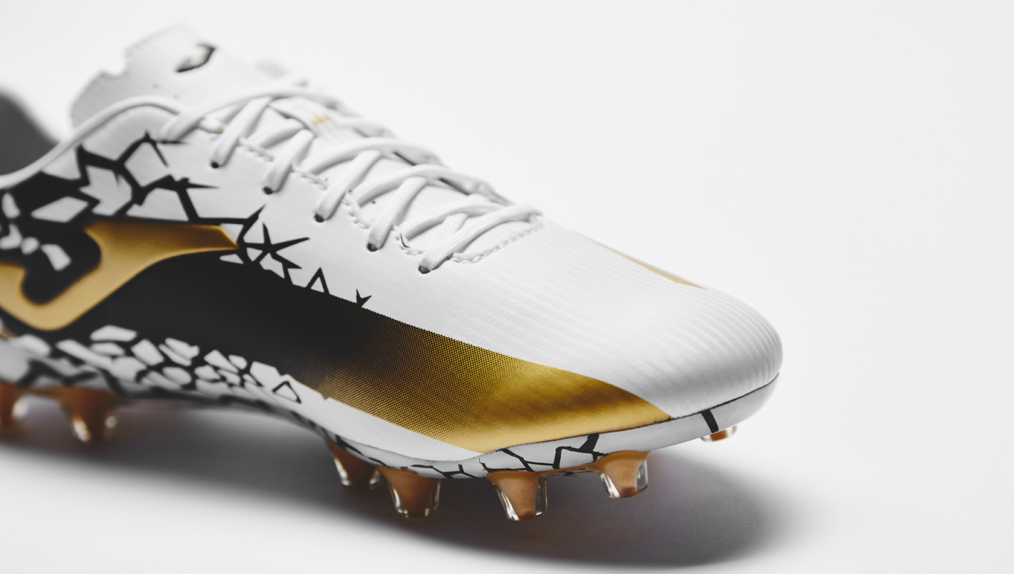 Oscurecer Mamá Vergonzoso Joma Champions Cup "White/Black/Gold" - SoccerBible