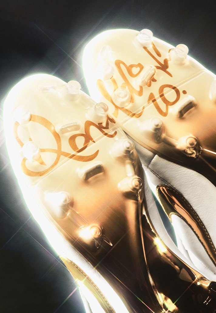 Nike Launch New R10 Tiempo Legend 'Touch Of Gold' - SoccerBible