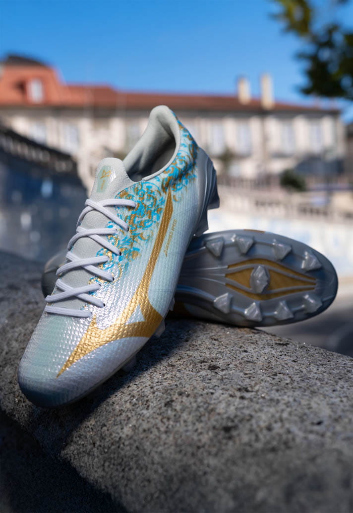 Mizuno Drops Jo o F lix s First Signature Boot A Viseu Born Vision For 