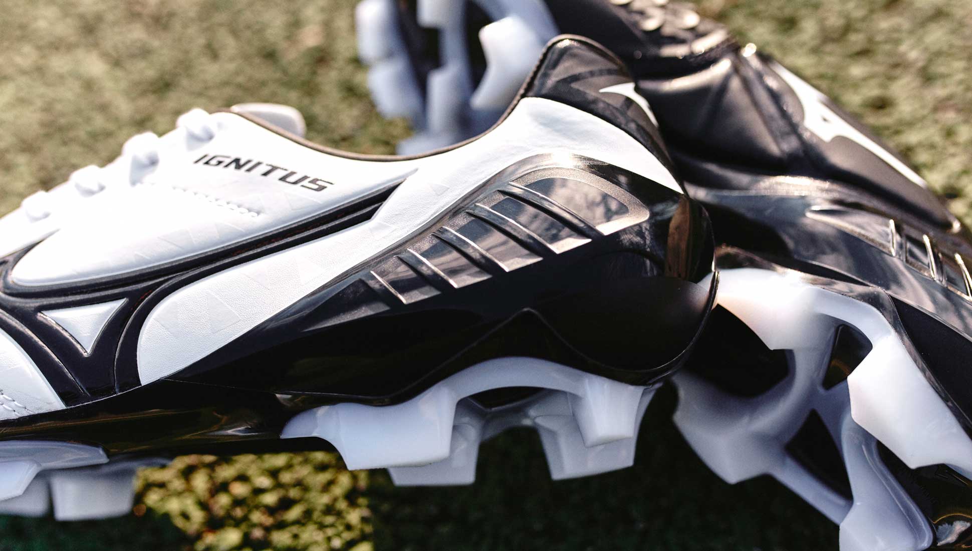 Mizuno Wave Ignitus 4 Review - SoccerBible