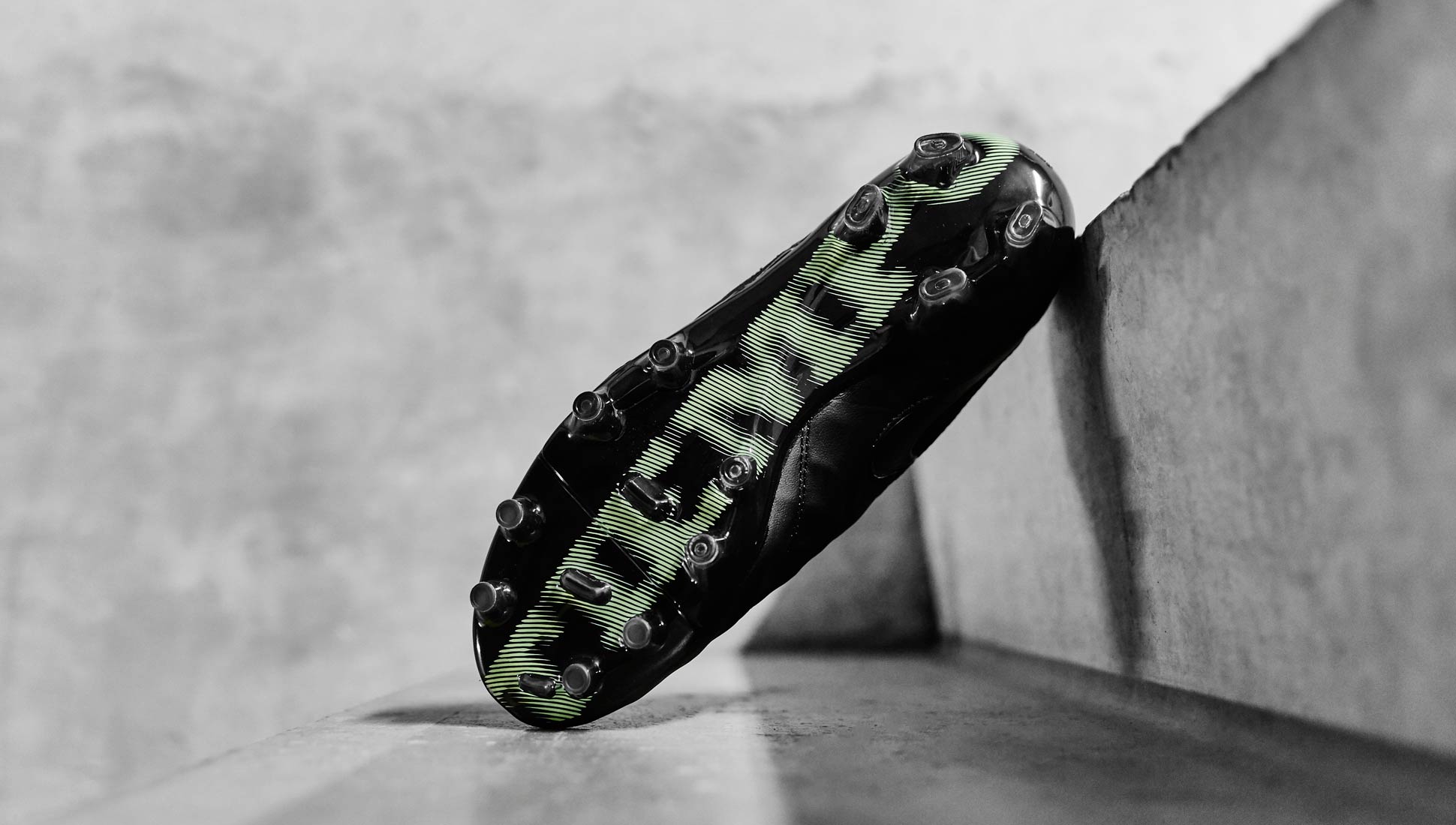 nike tiempo black 2016