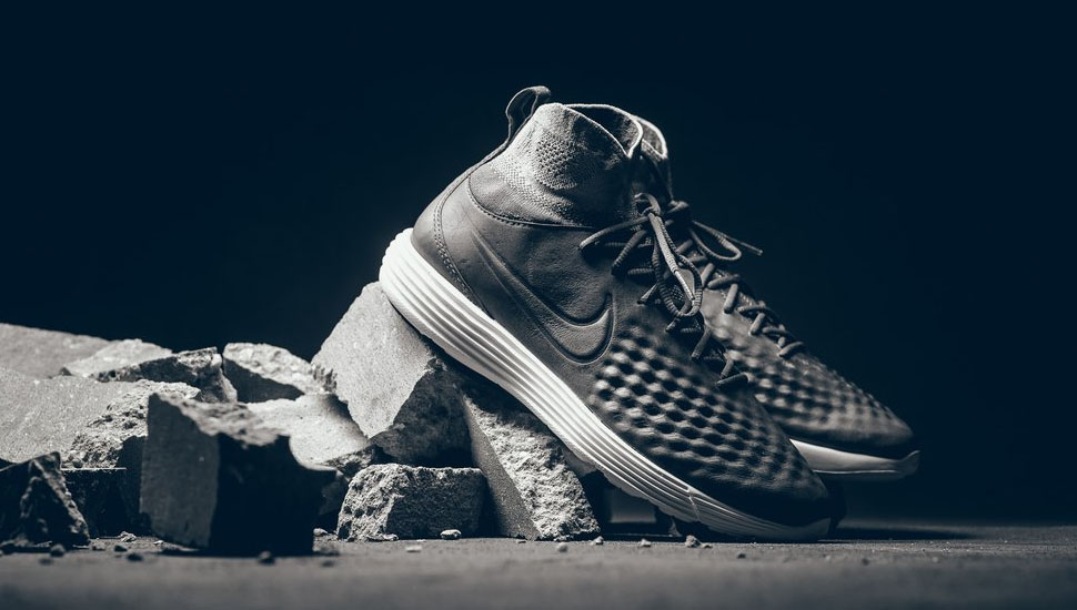 Lunar Magista II Trainers - SoccerBible