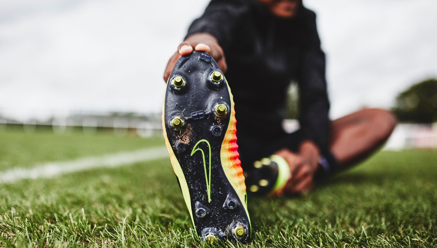 sin cable Aparador leopardo Nike Anti-Clog Football Boots Review - SoccerBible