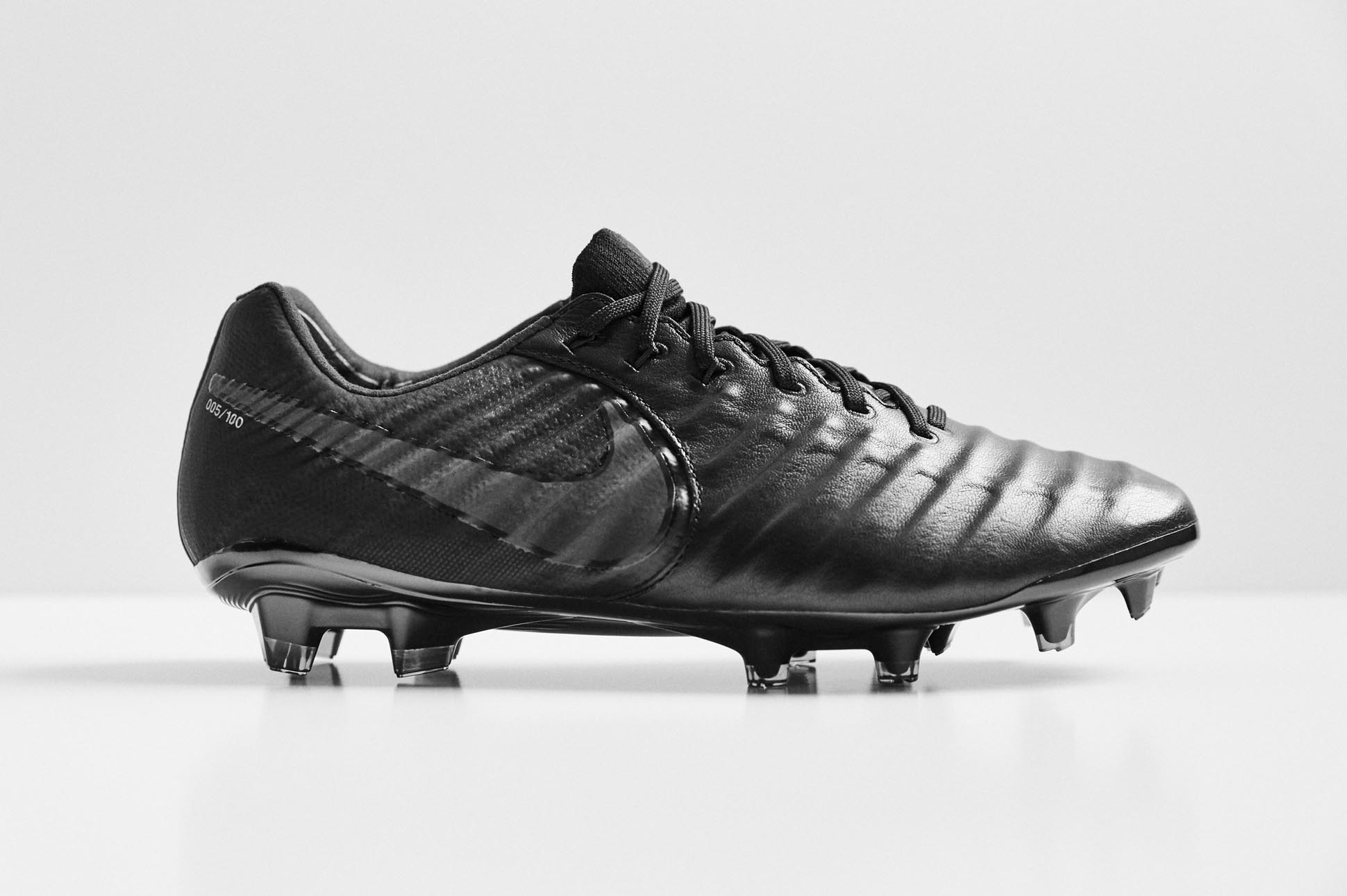 all black nike tiempos