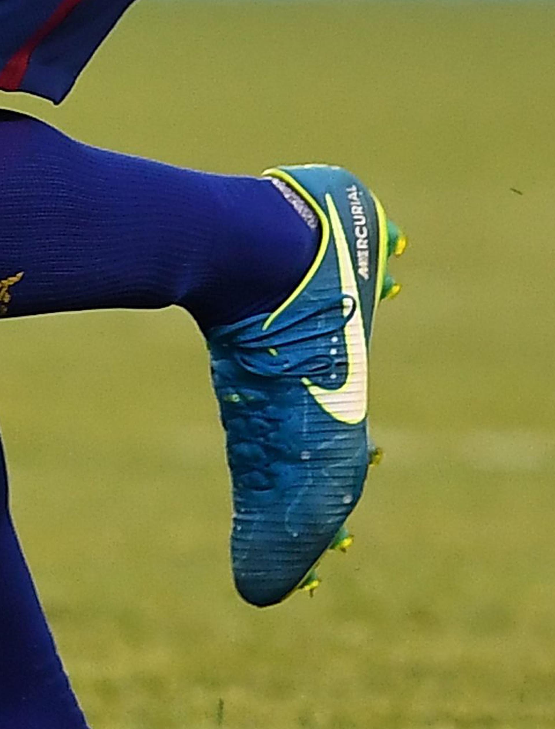 neymar mercurial hypervenom