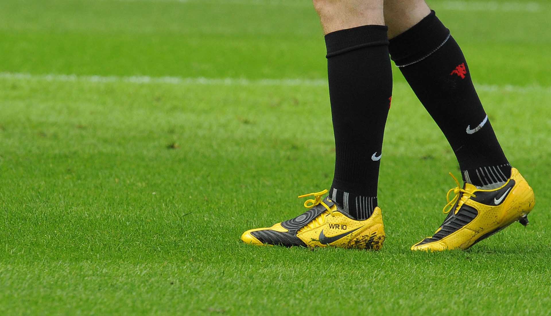 Wayne Rooney's Football Boot Timeline 