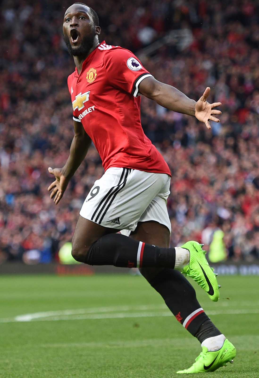 Jose Mourinho Says Romelu Lukaku 'Needs a Big Boot ...