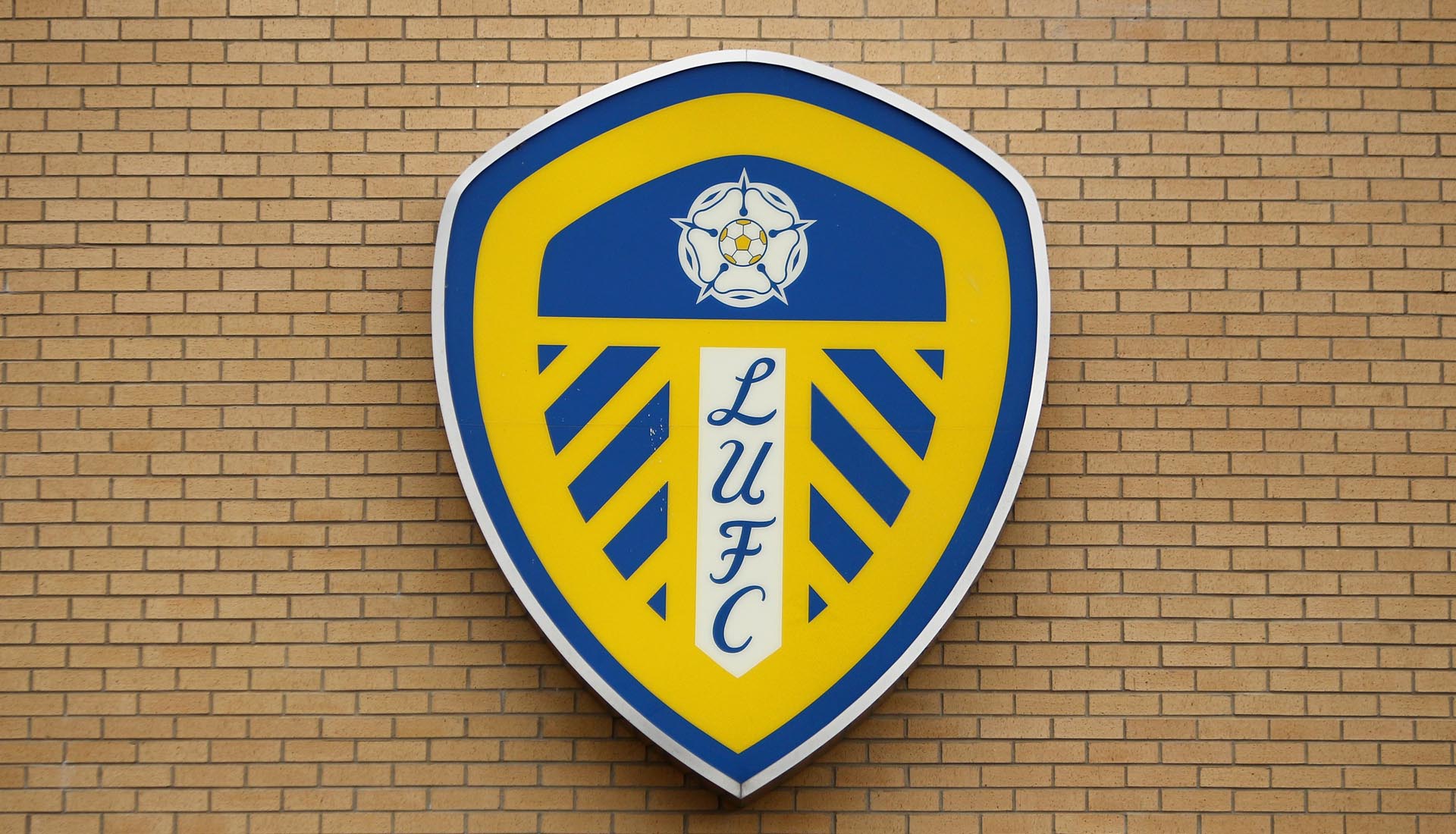 Leeds United Unveil New Club Crest - SoccerBible