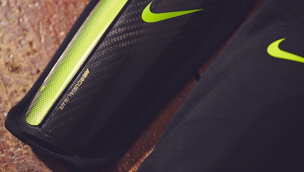 otoño empujar Deformación Nike Mercurial Blade Hinge Shin Guards - SoccerBible