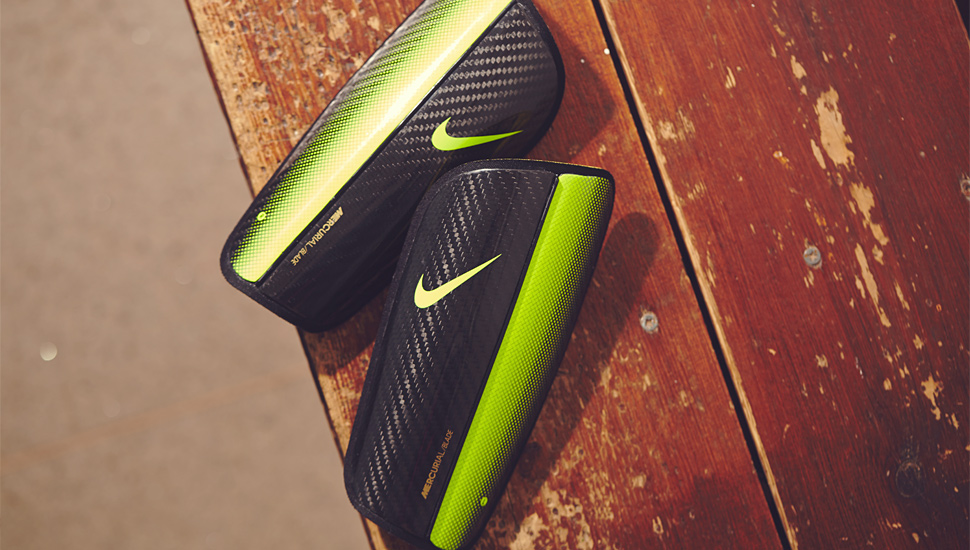 otoño empujar Deformación Nike Mercurial Blade Hinge Shin Guards - SoccerBible