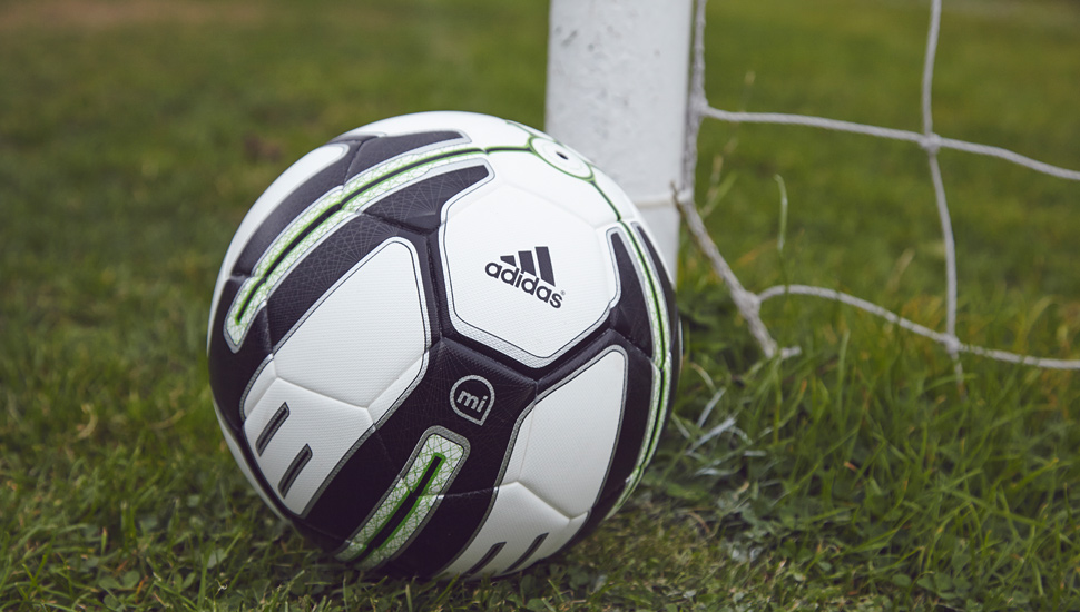 posibilidad Volar cometa Roca Closer Look | adidas micoach smartball - SoccerBible