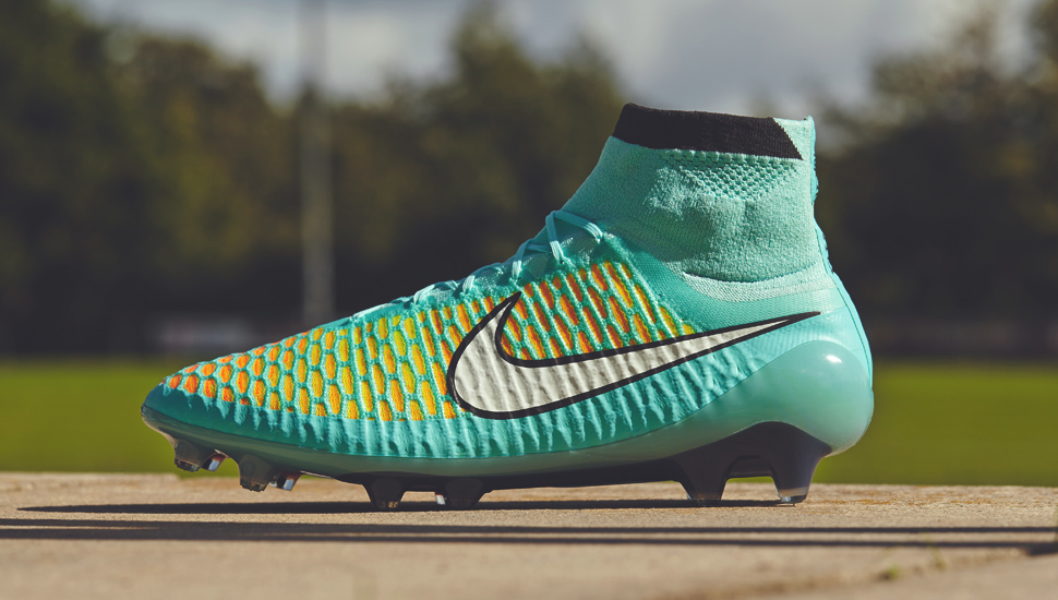 Ultimate Nike Magista Opus Test & Review by freekickerz