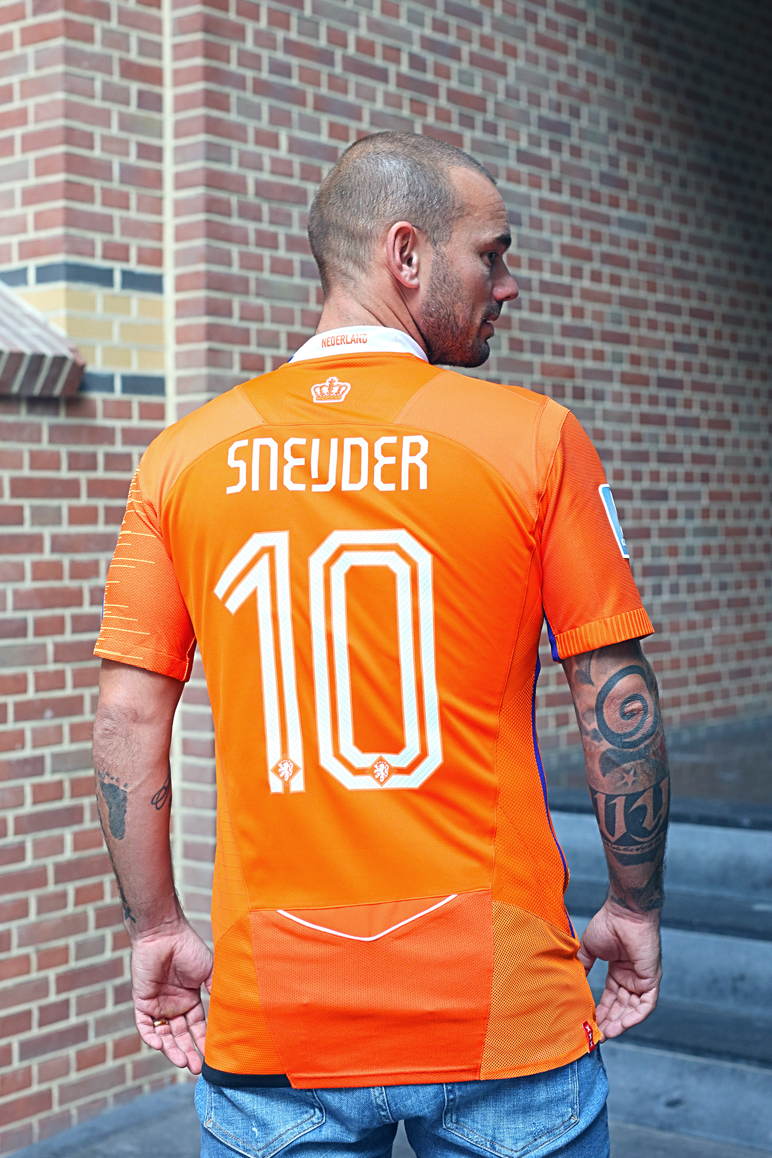 sneijder jersey number