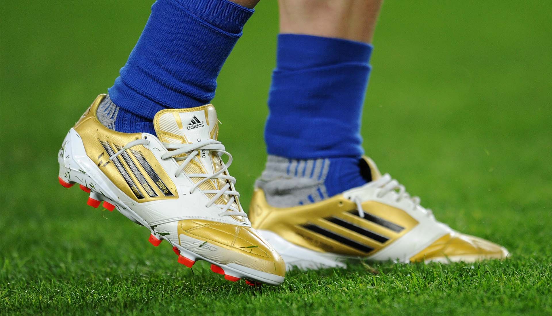 messi gold football boots