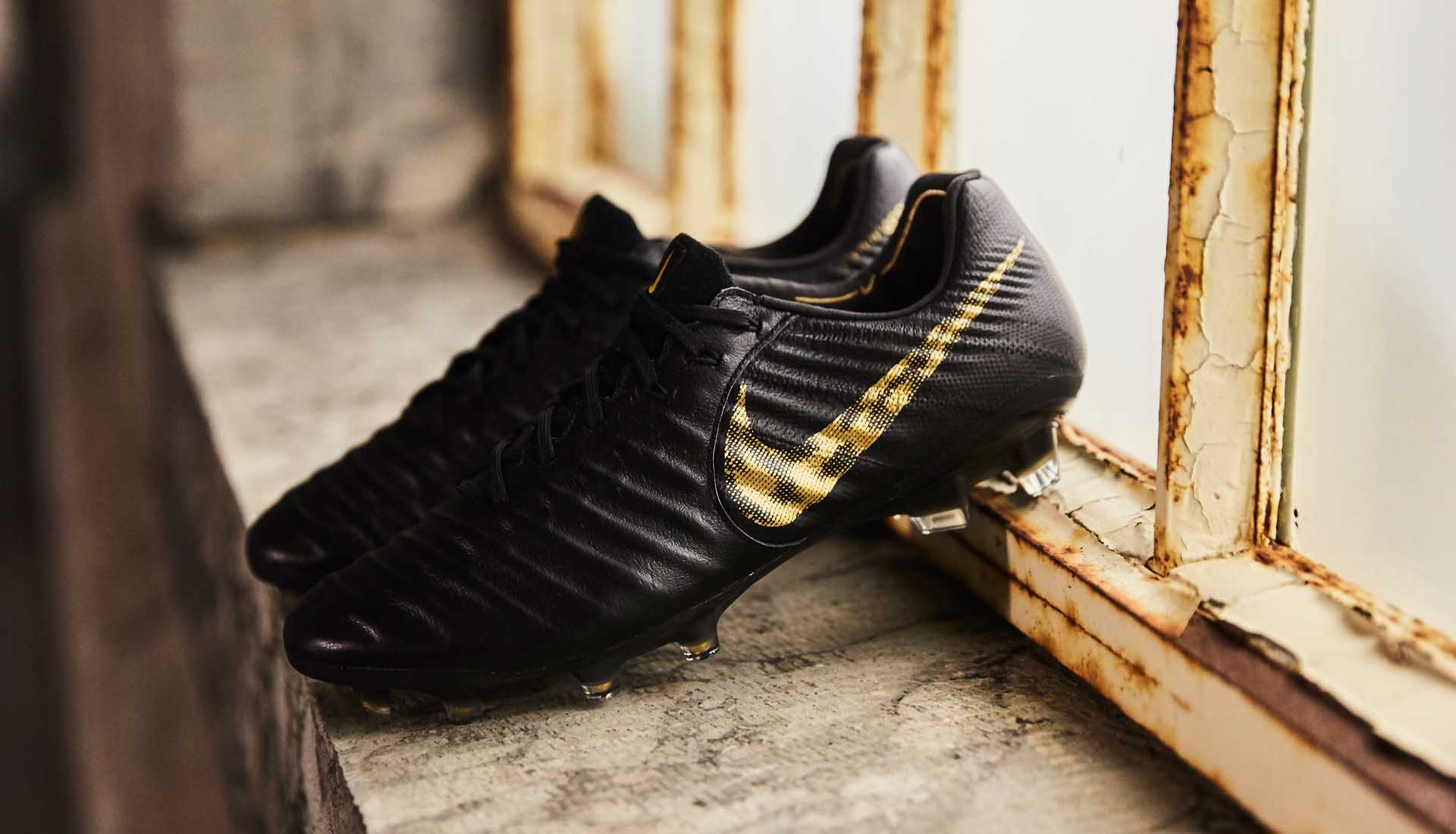 nike tiempo black lux