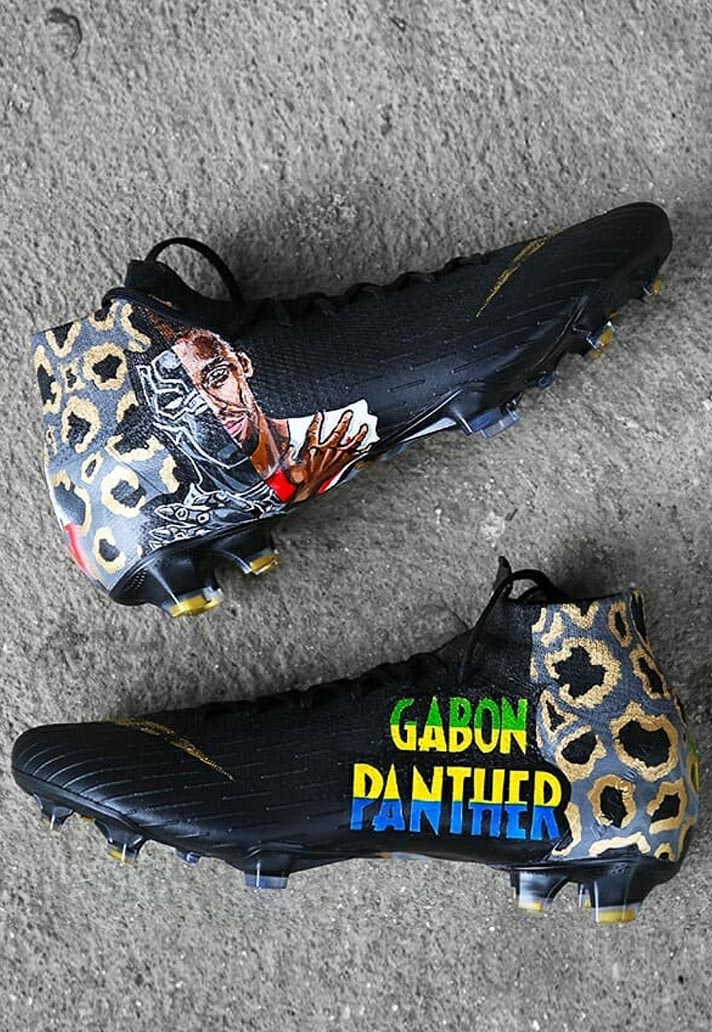 Treinta Coherente heredar Aubameyang Receives Custom Mercurial Superfly by SWithADot - SoccerBible